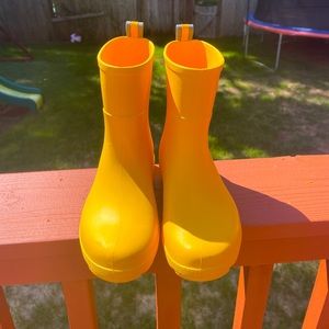 Totes kids rain boots sz 2 in yellow